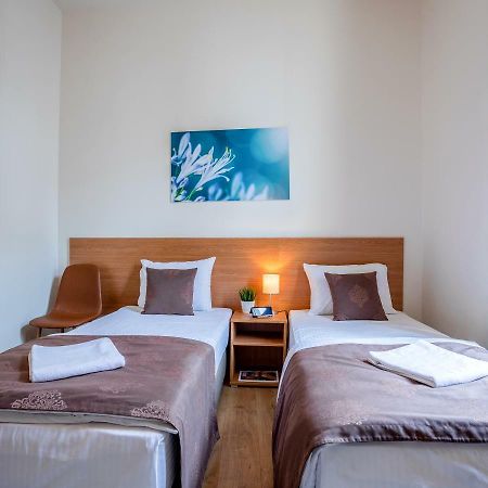 بلغراد Booking En Suite المظهر الخارجي الصورة