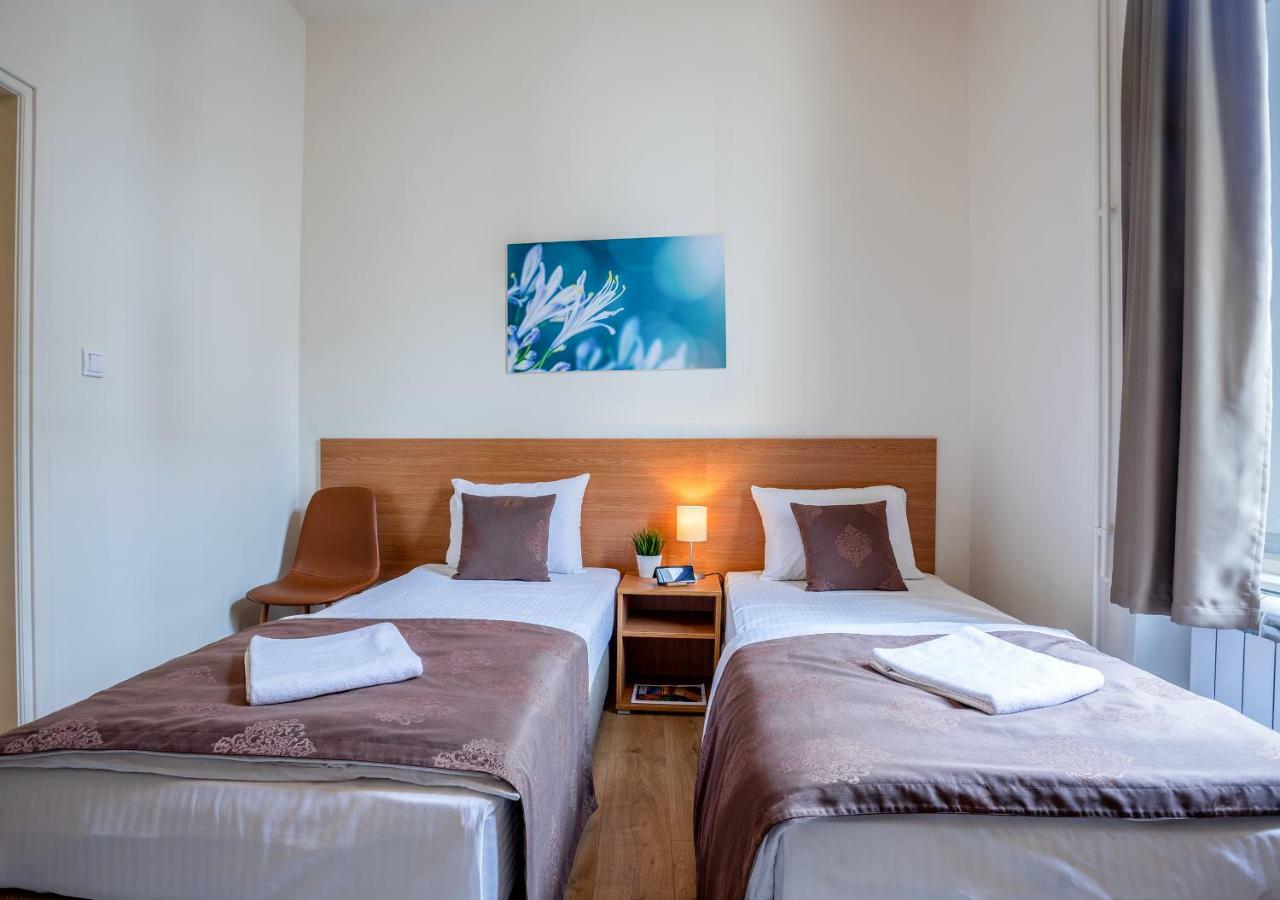 بلغراد Booking En Suite المظهر الخارجي الصورة