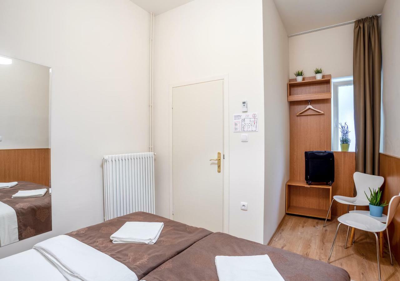 بلغراد Booking En Suite المظهر الخارجي الصورة