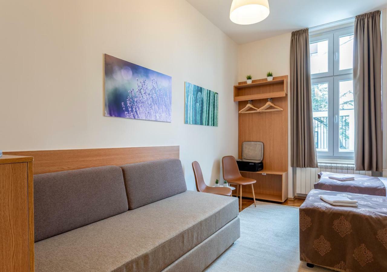 بلغراد Booking En Suite المظهر الخارجي الصورة